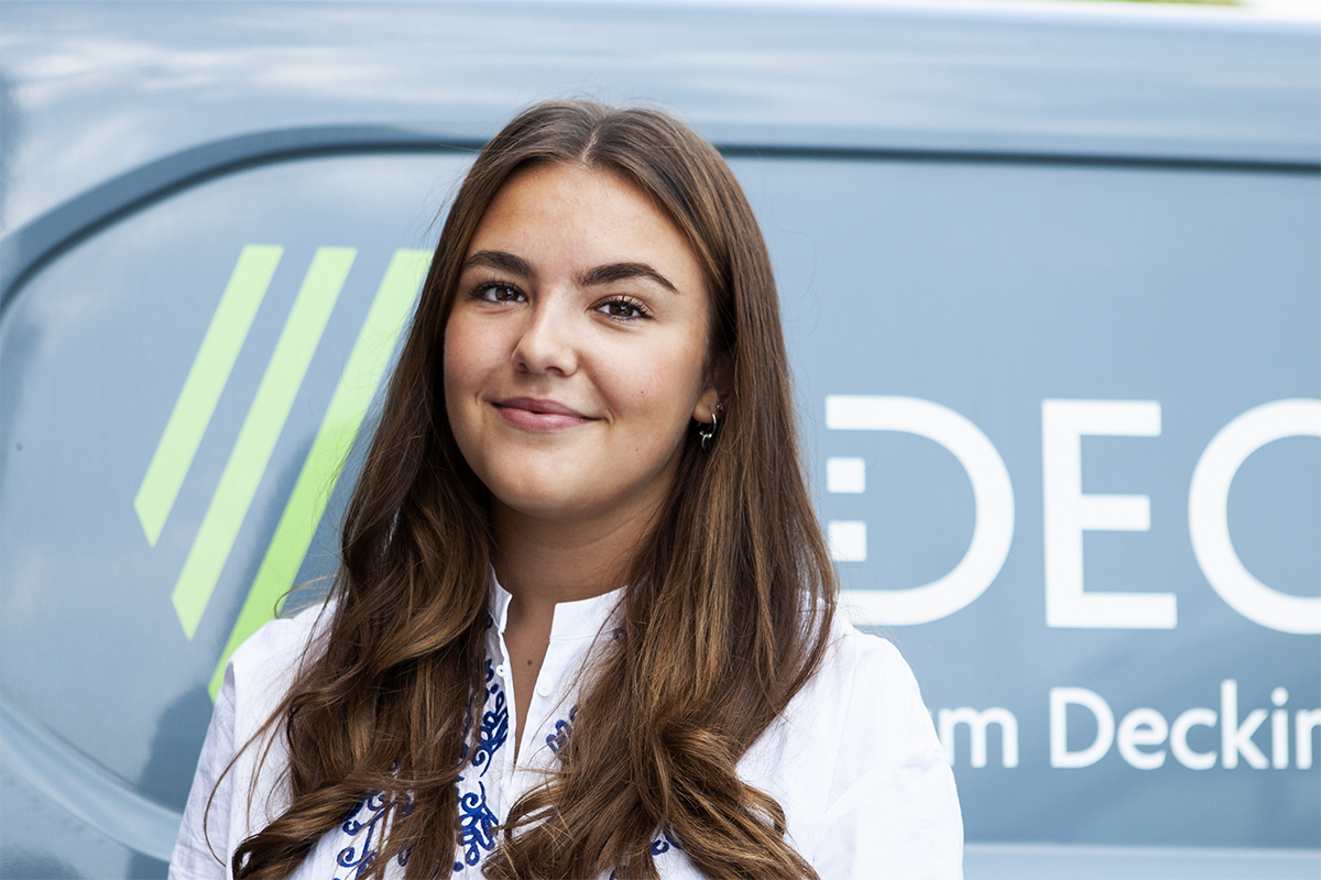 AliDeck Digital Marketing Apprentice makes site visit to fire safety remediation project in Bermondsey, London, to capture photographs of our aluminium decking to the large roof terrace