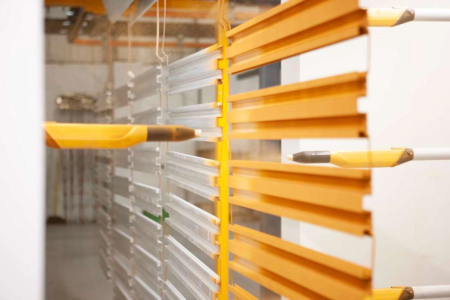 AliDeck-Aluminium-Decking-Powder-Coating-Facility-005 (1)