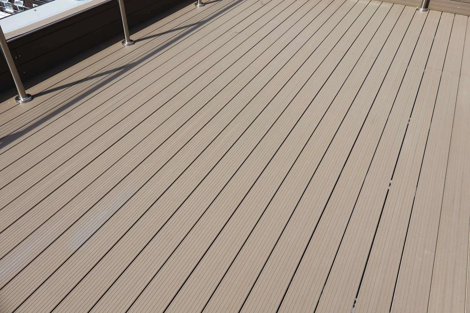 Outside-View-Of-Aluminium-Decking-Terrace-India-House-D1-Decking-012 (1)