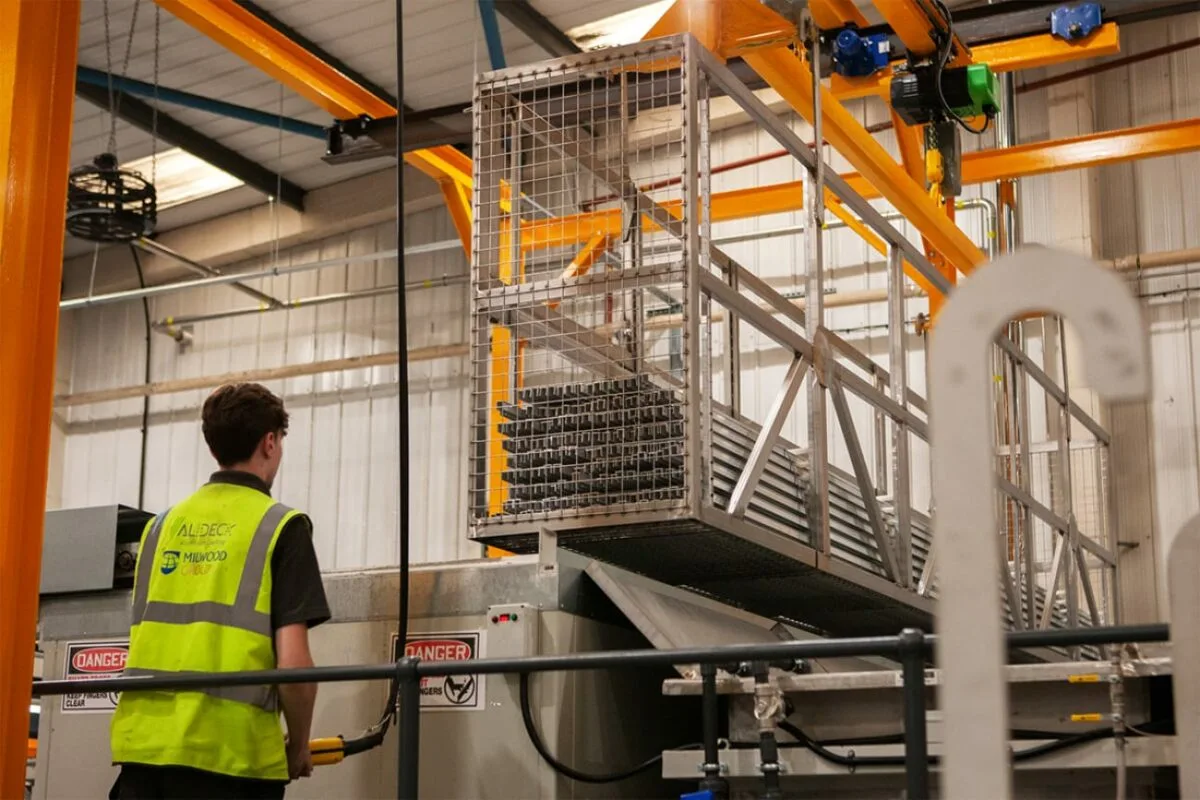 AliDeck-In-House-Powder-Coating-Facility-Rochester-Kent-UK-Aluminium-Decking-002