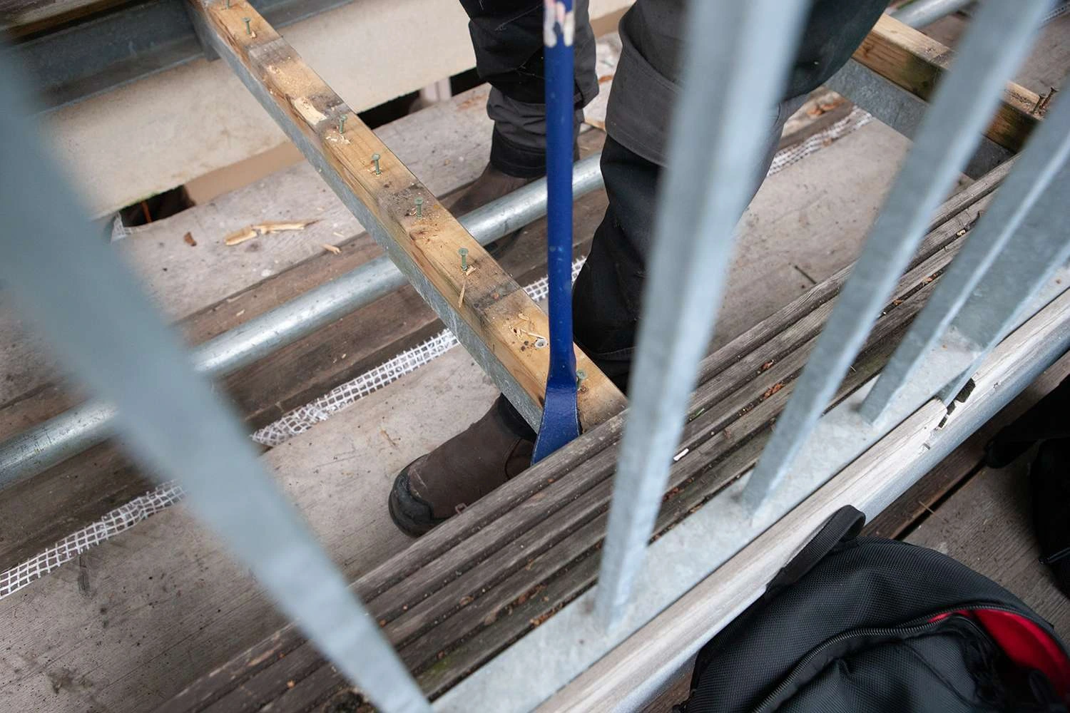 Fire-Resistant-Balcony-Systems-Non-Combustible-Decking-Solutions-001 (2)